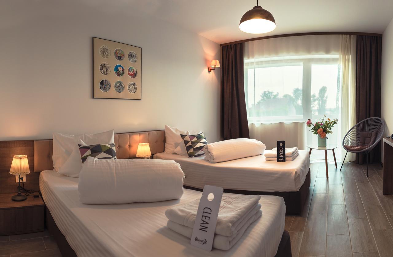 Arome22 Hotel เอโฟรีเอซูด ภายนอก รูปภาพ